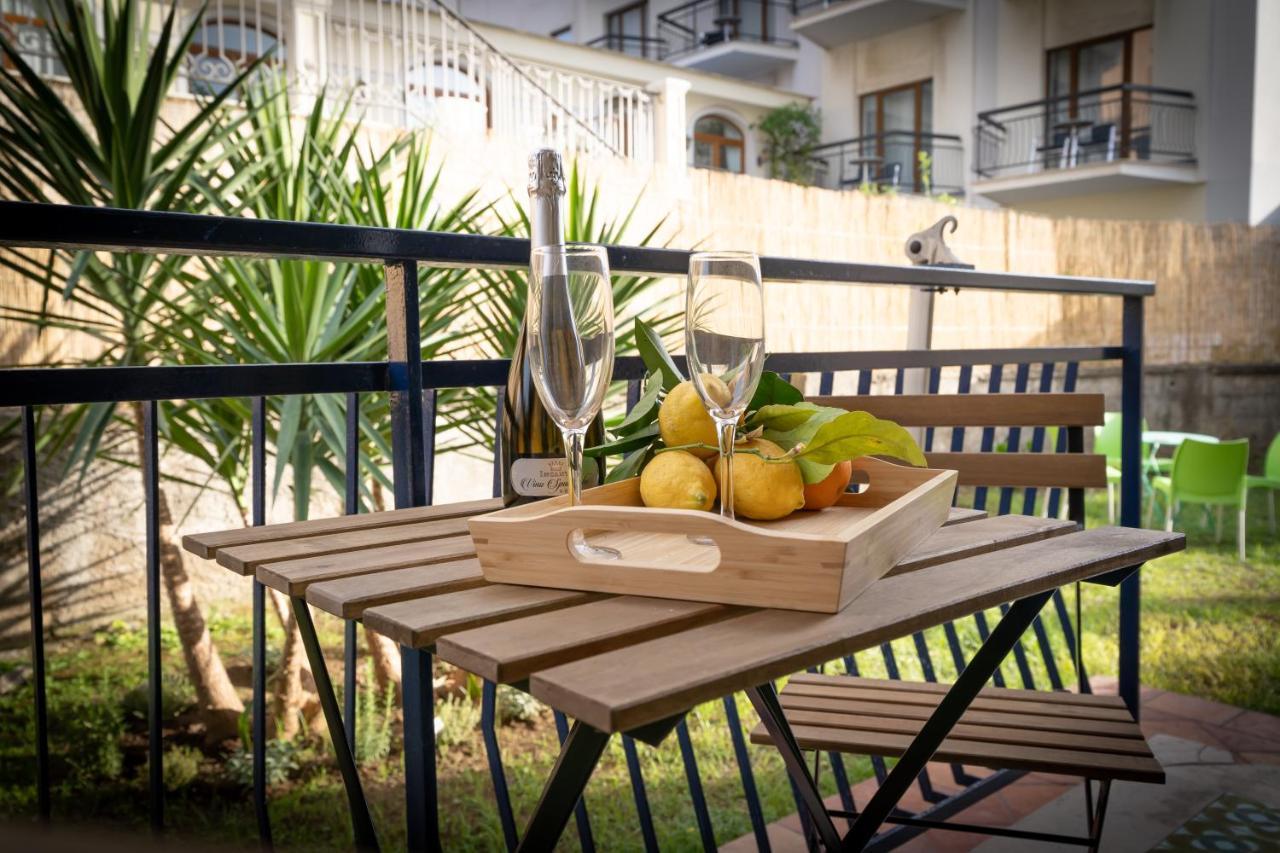 Sorrento Hidden Garden & Rooms Bagian luar foto