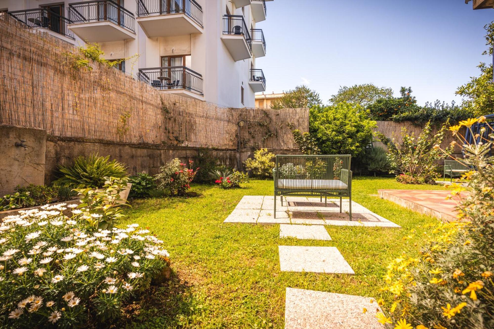 Sorrento Hidden Garden & Rooms Bagian luar foto
